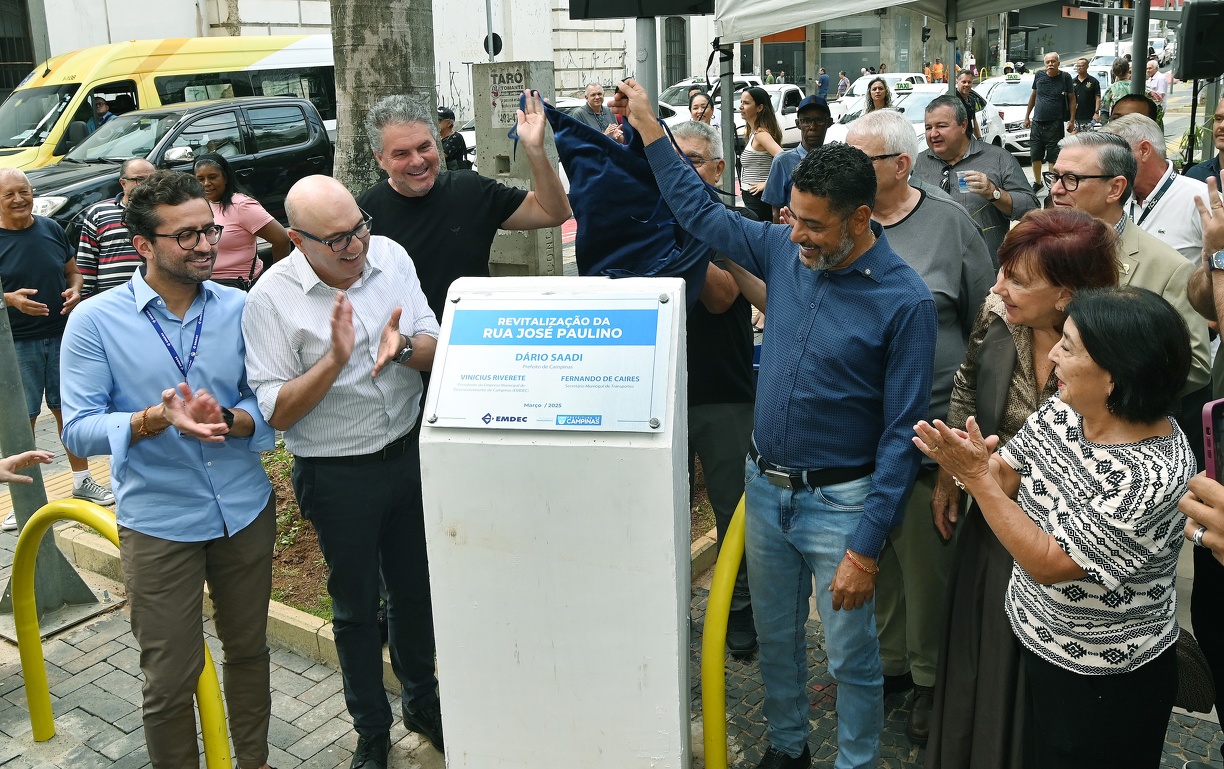 Prefeito Dário Saadi acompanhou a entrega da requalificação da José Paulino