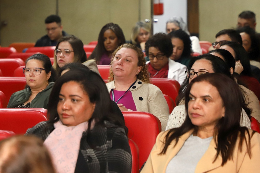 Autoridades do Judiciário, gestores públicos e servidores da Secretaria de Desenvolvimento e Assistência Social estavam na plateia