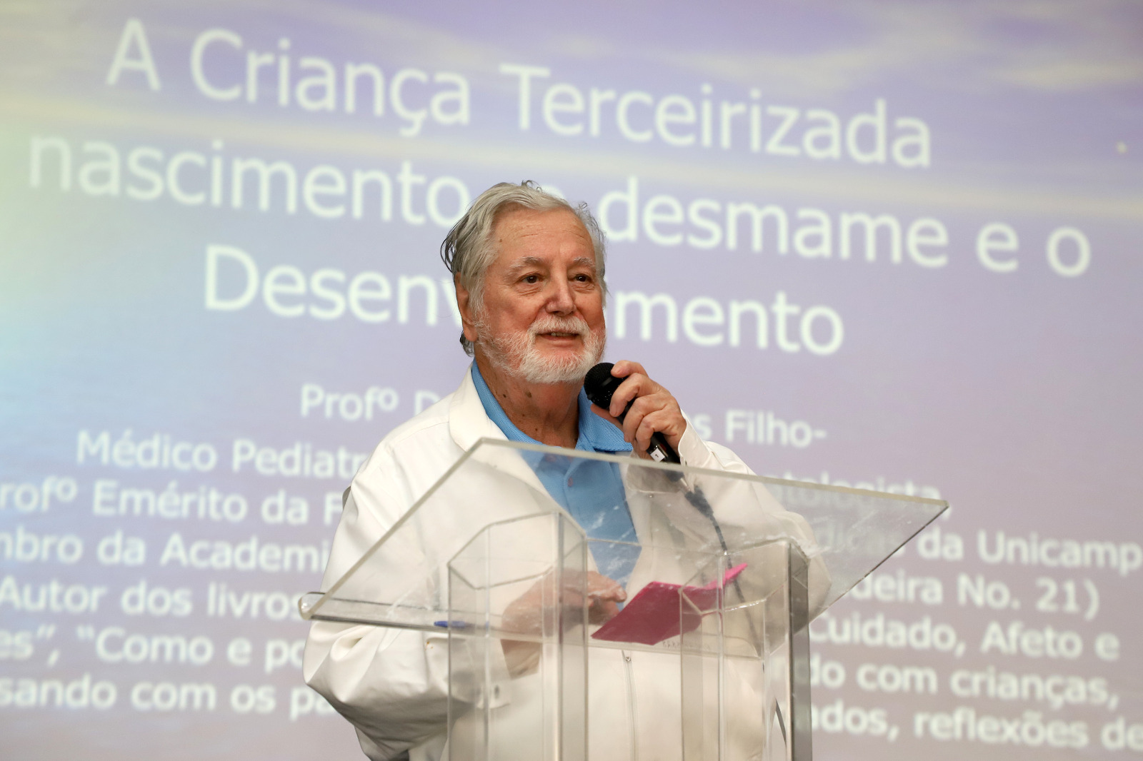 O pediatra José Martins Filho deu várias dicas sobre amamentação