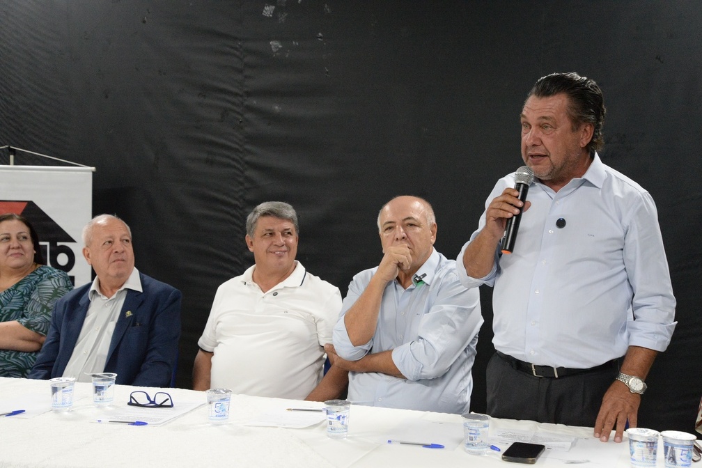 Com a entrega das matrículas emitidas pelo Cartório de Registro de Imóveis, os moradores agora têm a posse oficial de suas propriedades, assegurada por meio da Regularização Fundiária