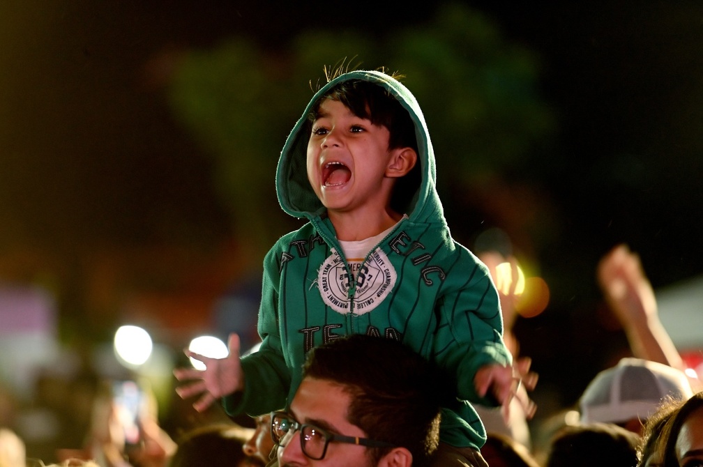 As crianças vibram com o espetáculo