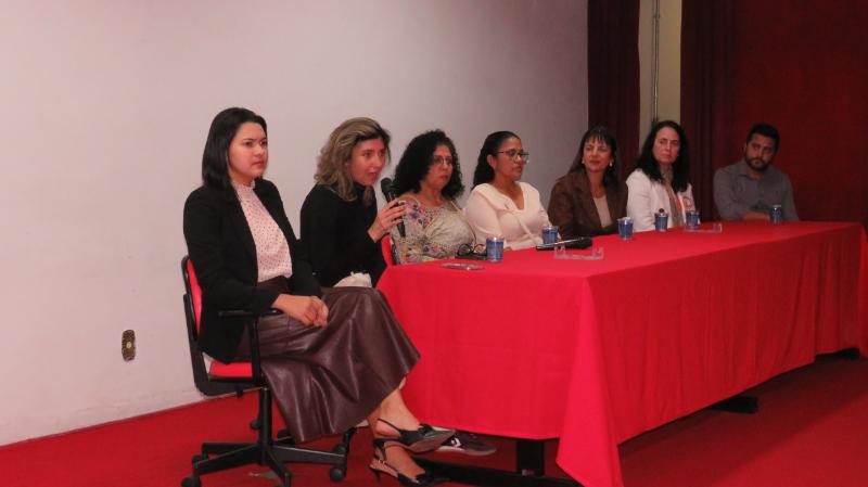 Produtores do filme e representantes do poder público coordenaram o debate após a exibição