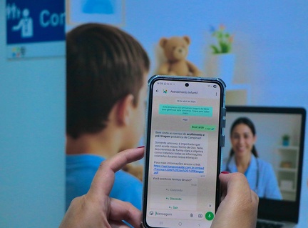 Primeiro contato pelo celular permite fazer triagem dos casos, resolver de imediato os mais simples e direcionar os demais para atendimento presencial