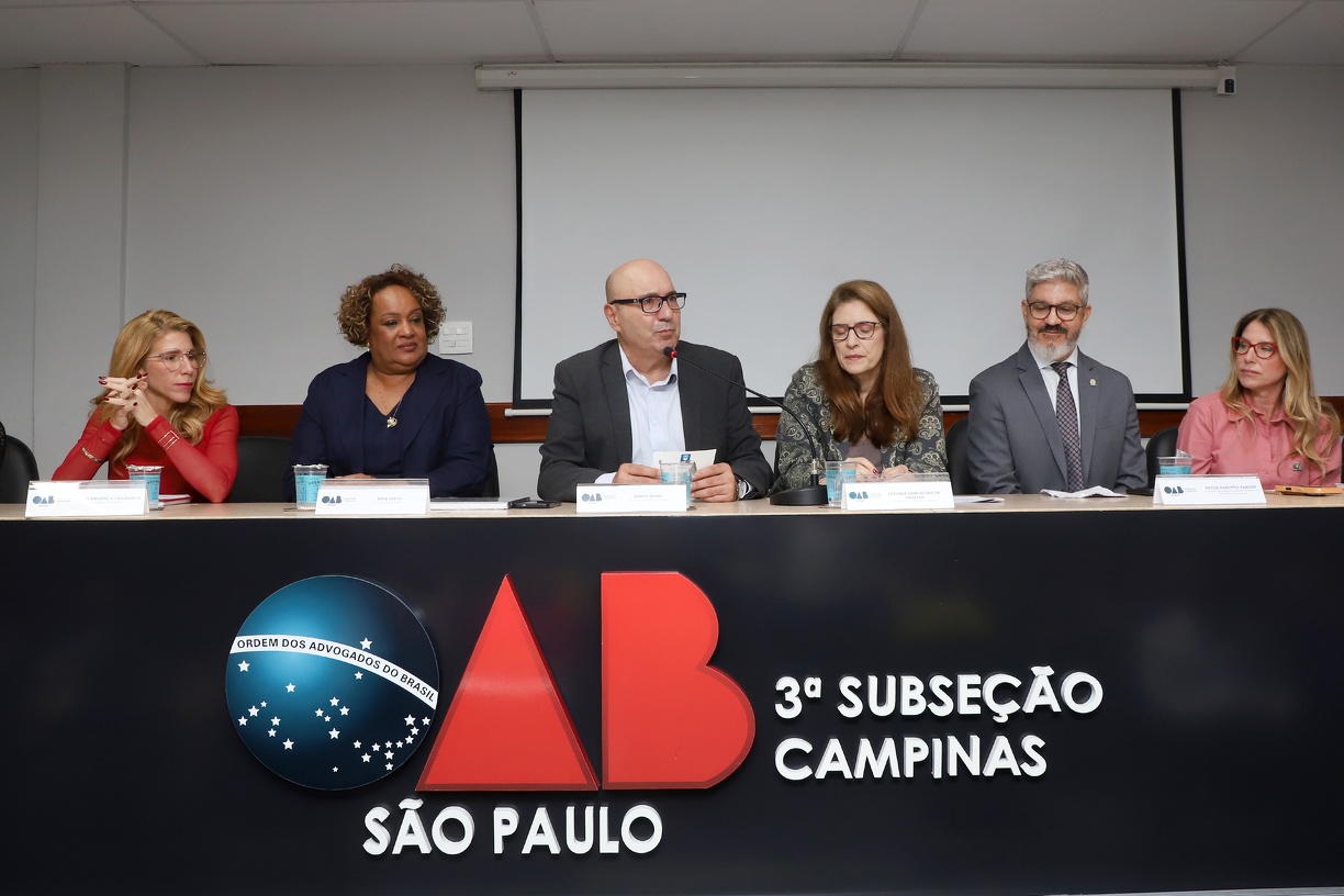 “Precisamos unir forças e temos que chamar os homens para essa luta", conclamou o prefeito