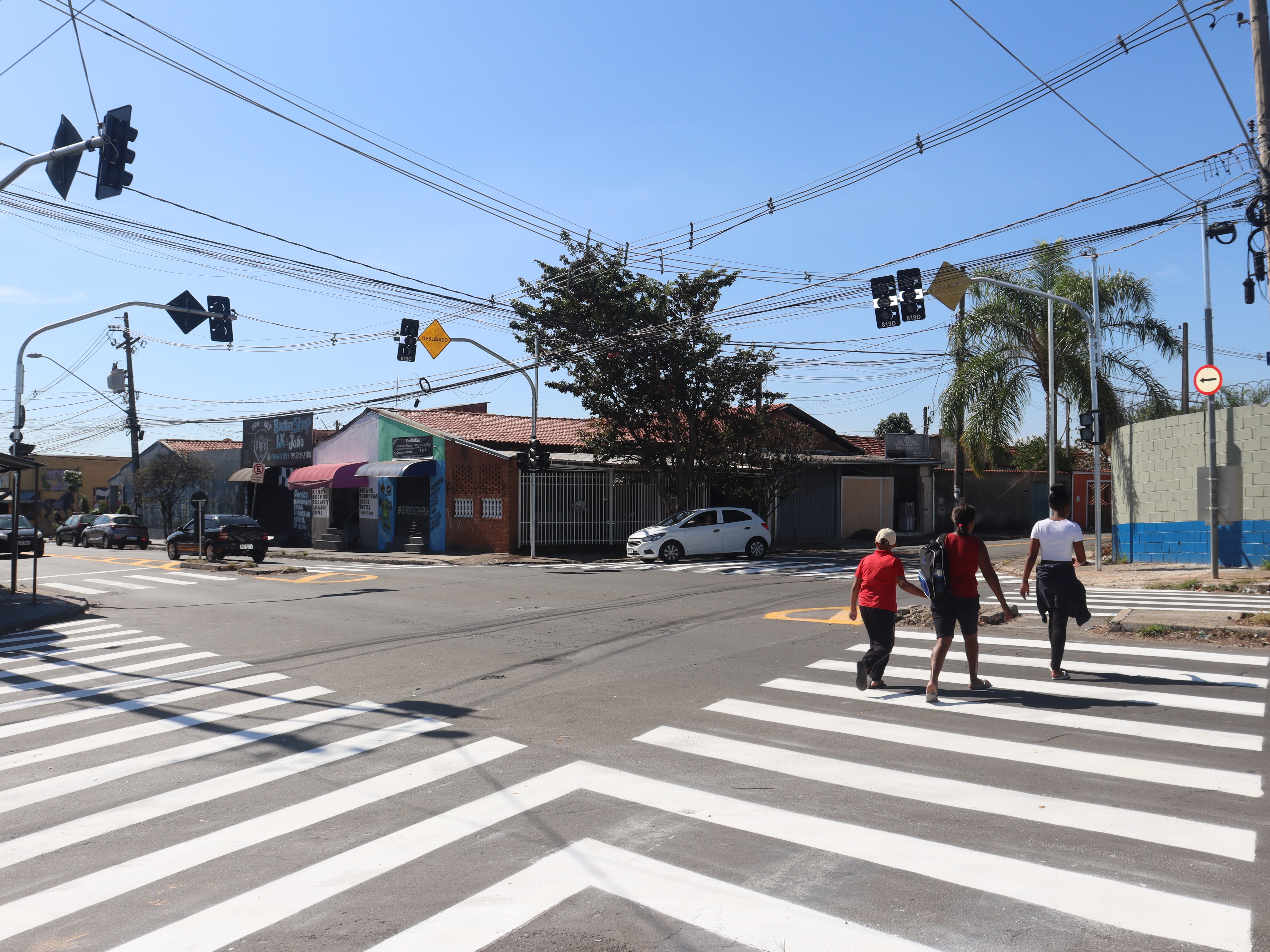 A medida tem como objetivo aumentar a segurança viária, beneficiando pedestres, motociclistas e motoristas que transitam pela região