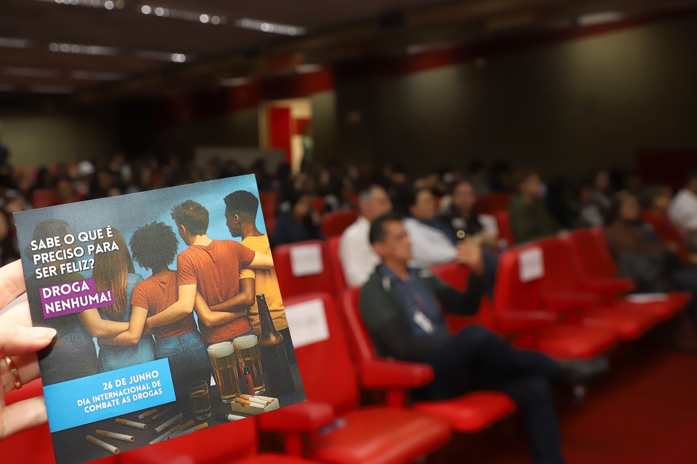 Campanha tem como objetivo estimular o debate público e envolver a sociedade na prevenção ao consumo de álcool e outras substâncias psicoativas