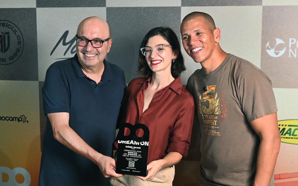 O prefeito Dário Saadi e a primeira-dama Maria Geovana com o pastor Hildo Félix