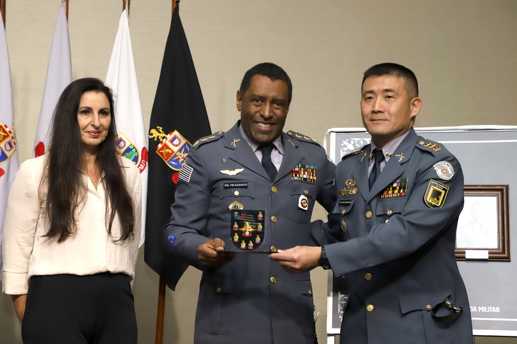 O coronel da Polícia Militar Leonardo Akira Takahashi assumiu oficialmente o cargo de comandante do CPI-2, em substituição ao coronel Adriano Augusto Leão