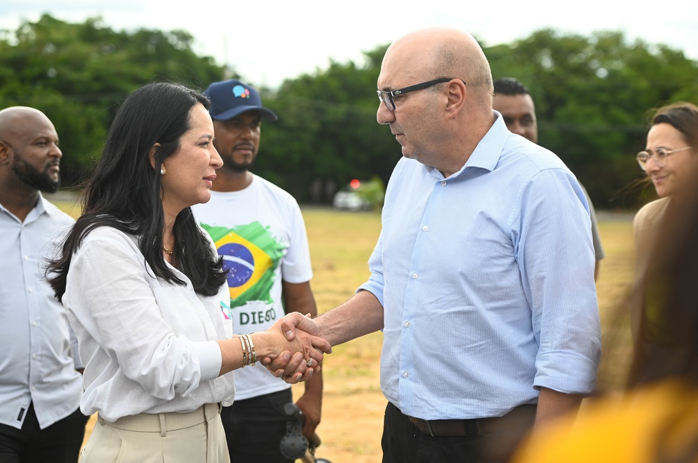 Prefeito Dário Saadi recebeu a primeira-dama do Estado, Cristiane Freitas, na área do Itajaí 3