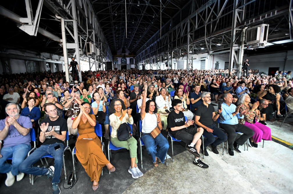 Público de 4 mil pessoas lotou o Prédio do Relógio