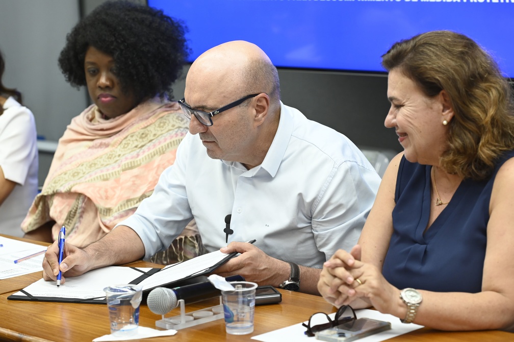 Há um ano, prefeito assinava a criação do Botão SOS GAMA