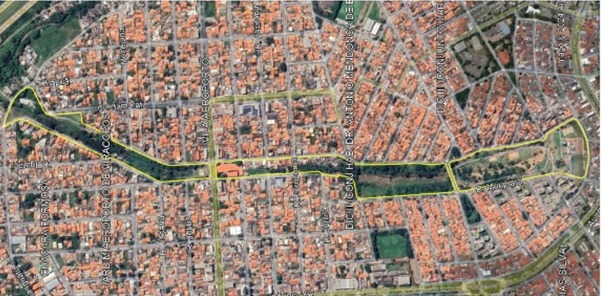 Mapa com a área do futuro Parque Linear Areia Branca demarcada em amarelo