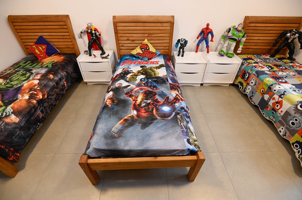 Heróis da ficção dividem o quarto com guerreiros da vida real
