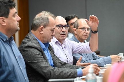 Prefeito Dário Saadi debateu com prefeituras formas de antecipar recebimento de créditos da Dívida Ativa