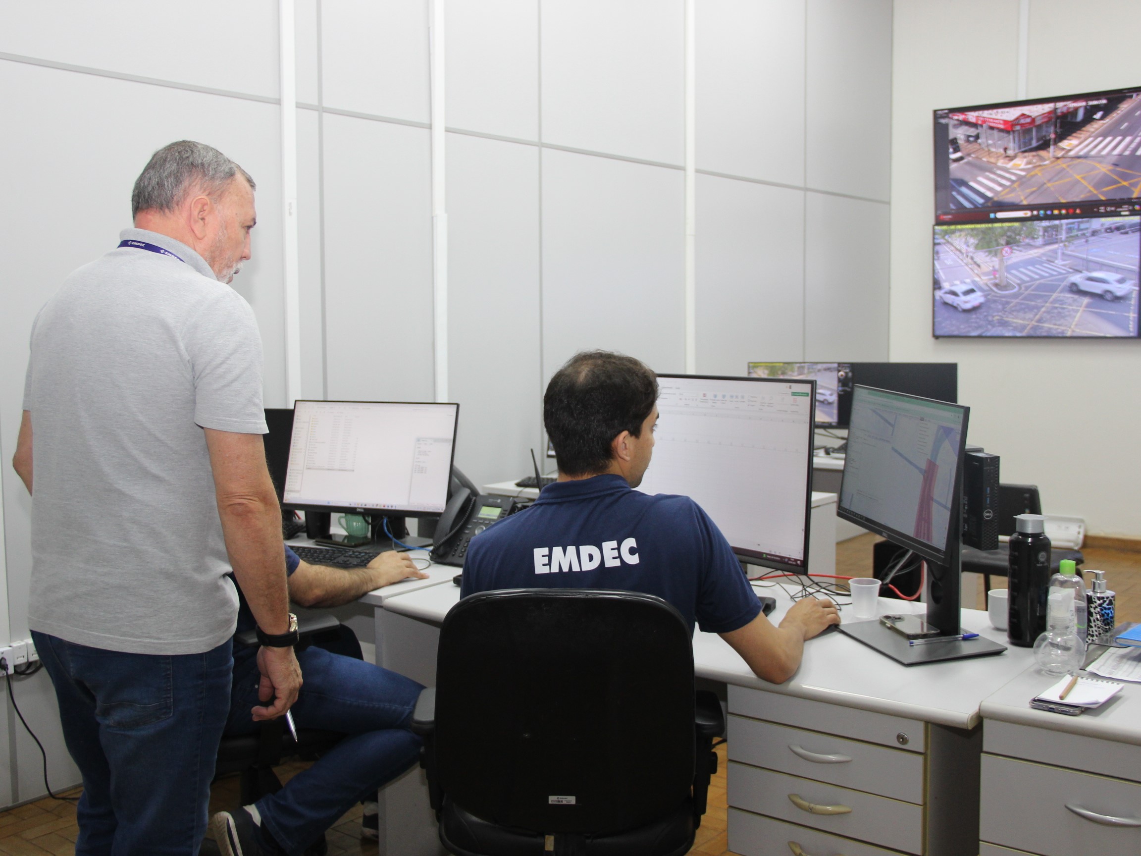 Equipes monitoram mais de 740 cruzamentos semaforizados de Campinas