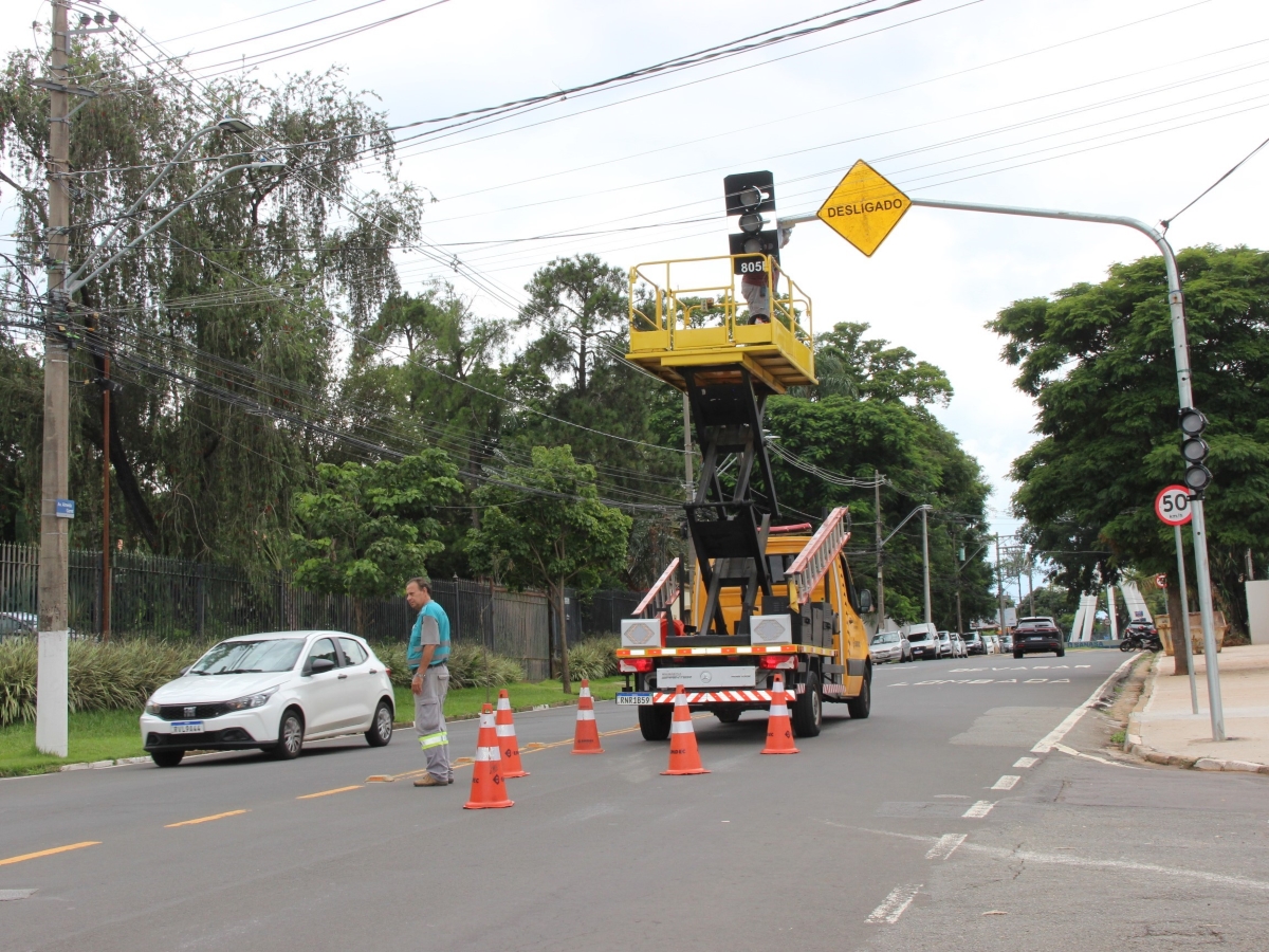 O objetivo da Emdec é instalar 25 novos semáforos inteligentes por ano, nos principais cruzamentos da cidade 