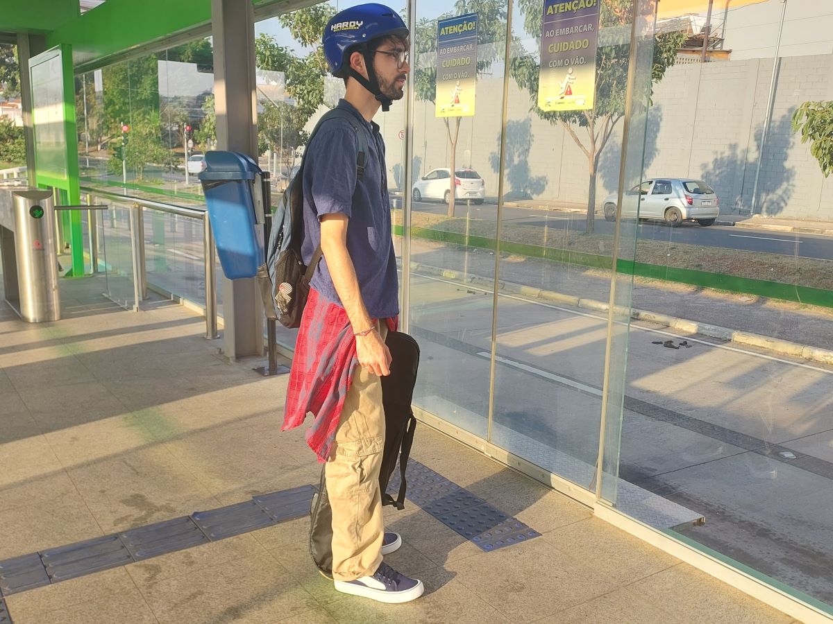 Seja de skate, bicicleta, patins ou a pé, todos têm o direito de ir e vir com segurança; a convivência entre diferentes estilos e necessidades faz parte da cidade moderna e inclusiva