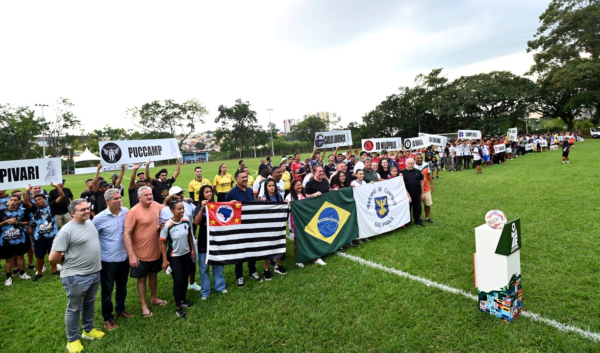 Autoridades e organizadores abriram oficialmente a Taça das Favelas na manhã deste sábado, 18, na Praça Argemiro Roque