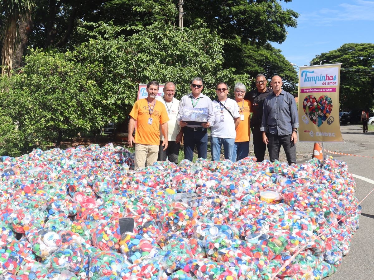 Voluntários da iniciativa participaram do evento simbólico