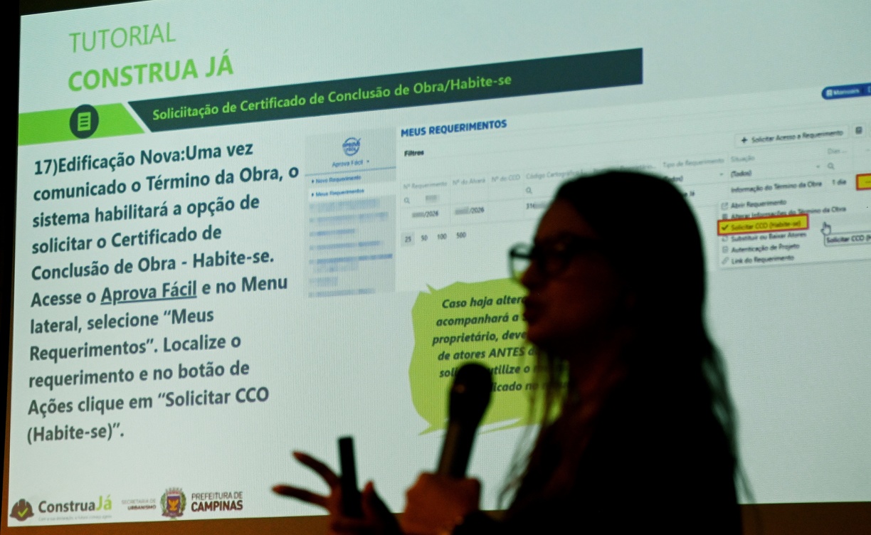 A cada etapa digitalizada, os técnicos do Urbanismo apresentaram as inovações para profissionais ligados ao mercado imobiliário e da construção civil