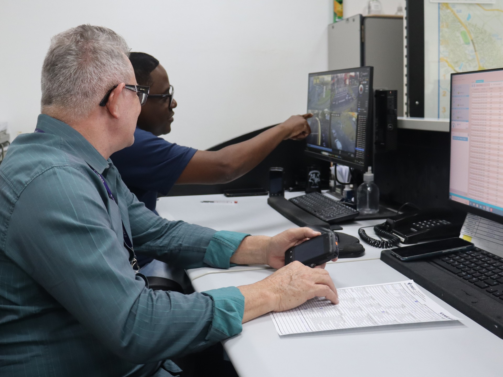 Central orienta os agentes sobre ações programadas e registra todas as ocorrências