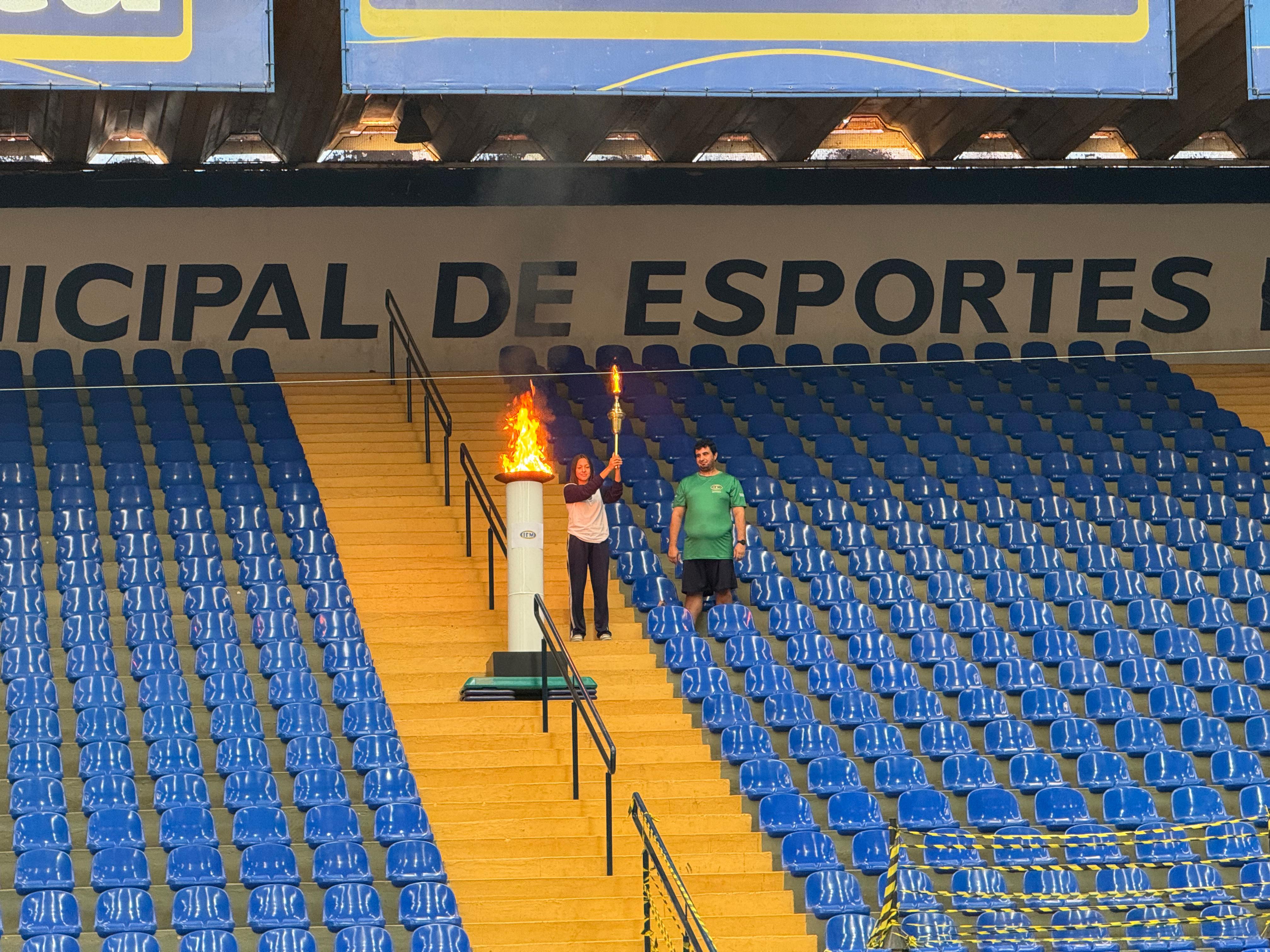 A tocha olímpica dos Jogos foi acesa pela estudante Poliana Soares, de 14 anos, da EMEF Paulo Emílio Miotti, localizada no Jardim Santa Lúcia