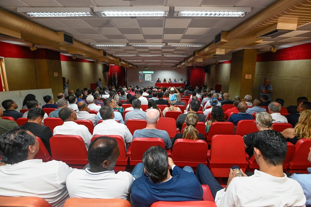 A lotação máxima do Salão Vermelho mostrou o interesse pelo tema