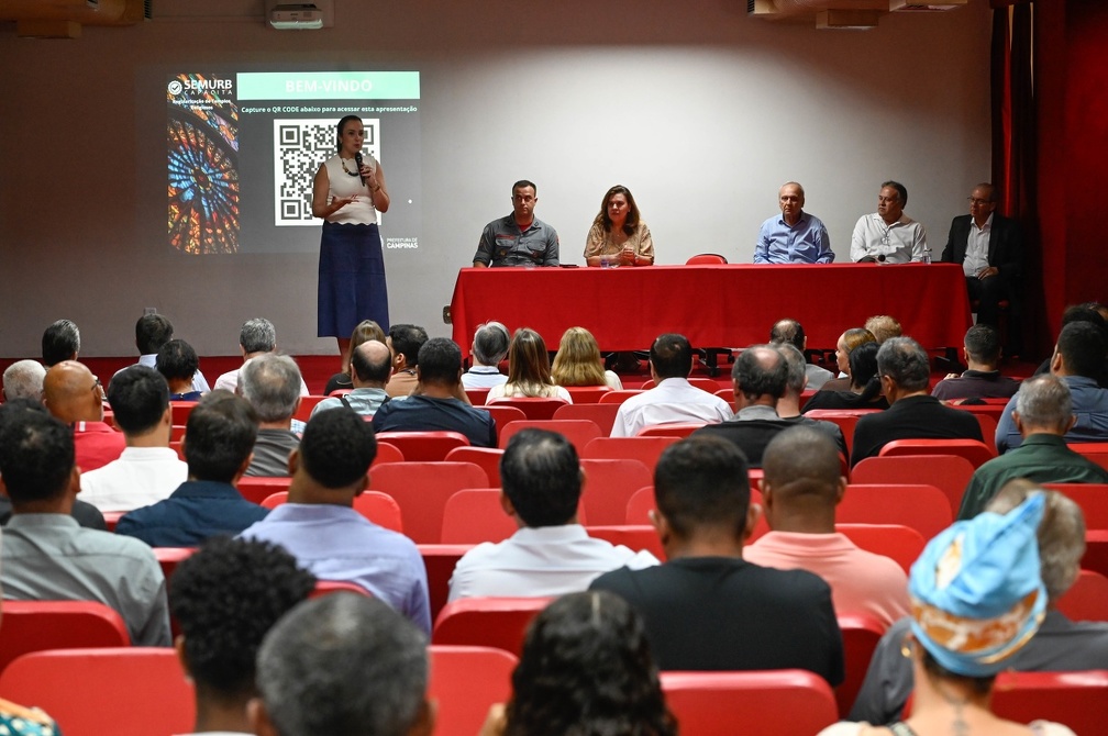 A Secretária de Urbanismo, Carolina Baracat, falou da importância de que os responsáveis pelos projetos enviem a documentação completa para que a análise seja ágil e desburocratizada