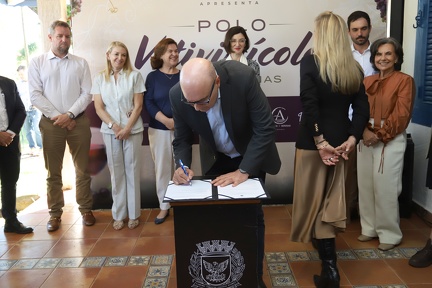 Ao assinar o decreto, o prefeito afirmou que a medida representa um novo momento para um setor que reúne tradição, empreendedorismo e potencial de crescimento