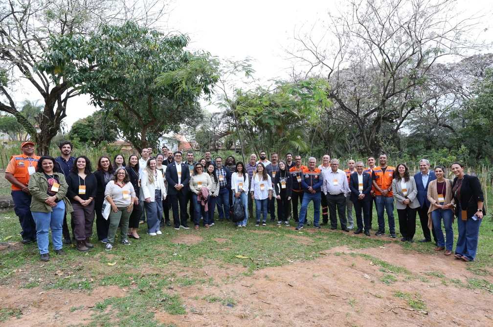 Comitiva foi integrada por 40 representantes de 20 municípios, incluindo o prefeito de Maringá (PR) e presidente da Comissão de Adaptação, Mitigação e Prevenção de Desastres da FNP, Sílvio Barros