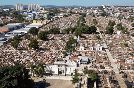 Reconhecido como patrimônio cultural, o Cemitério da Saudade abriga 30 mil sepulturas e é o mais antigo cemitério público do Brasil
