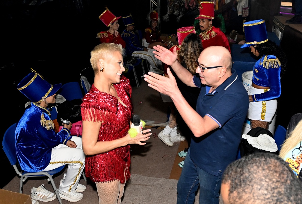 A cover da Xuxa é um dos destaques da noite