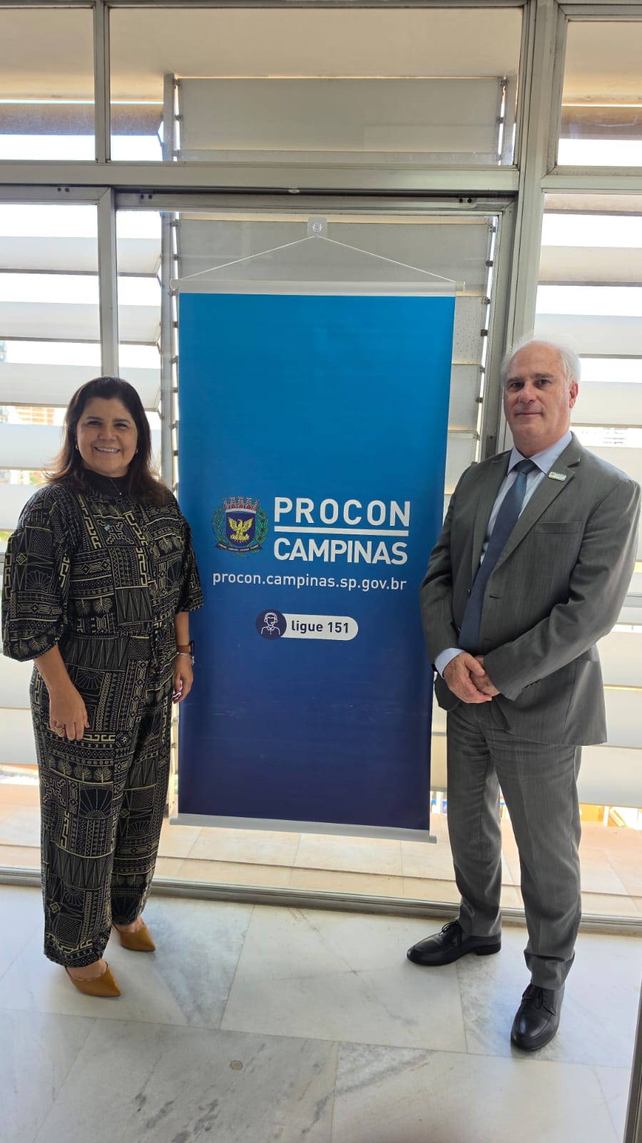Carolina Gouveia, gerente geral operações fiscalizatórias da ANS e o diretor do Procon Campinas, Paulo Giglio
